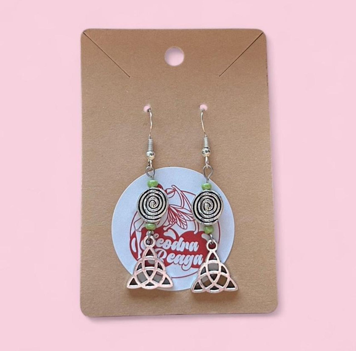 Fáinne clauise triquetra & bíseach