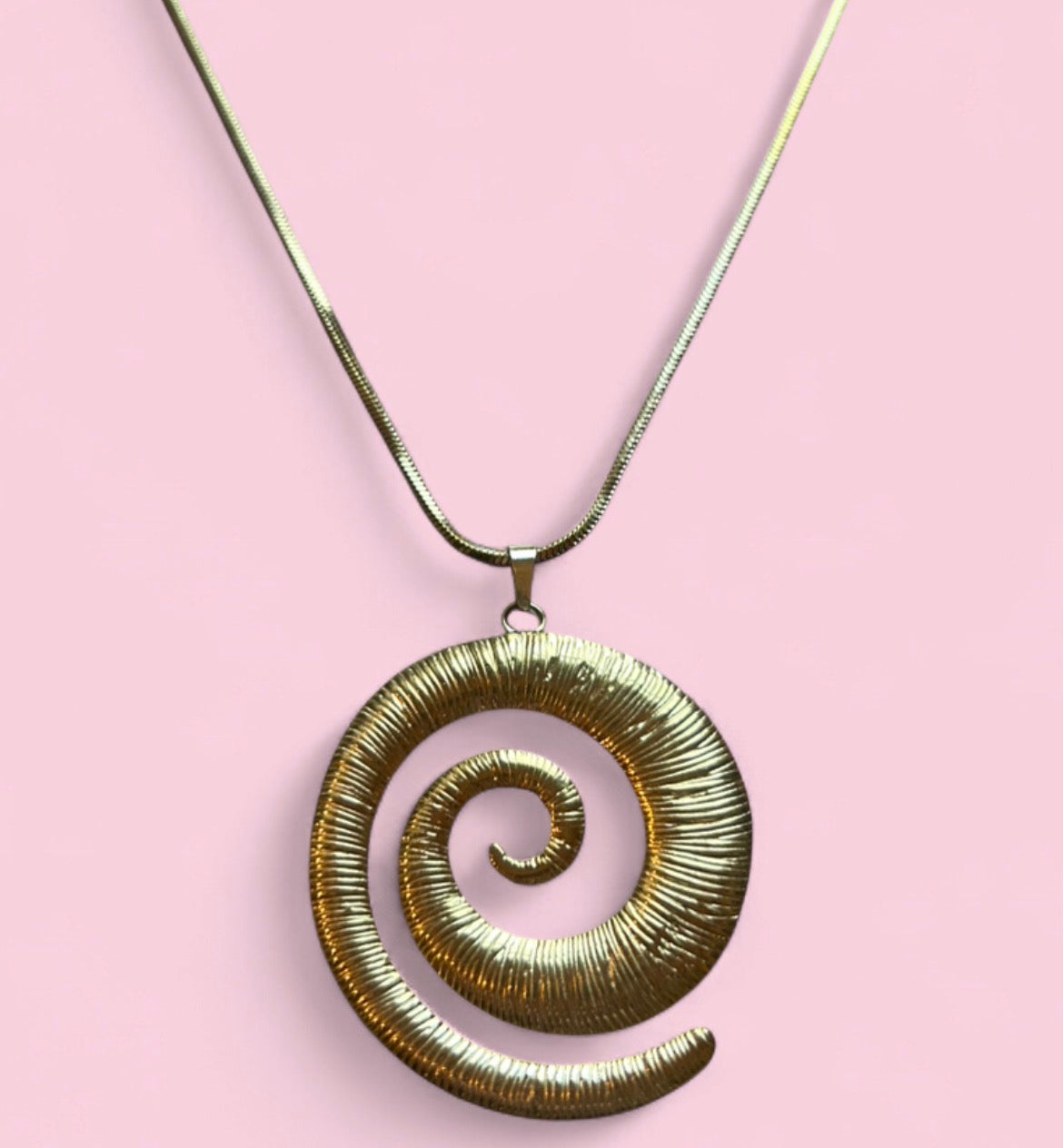 Muince bíseach mór